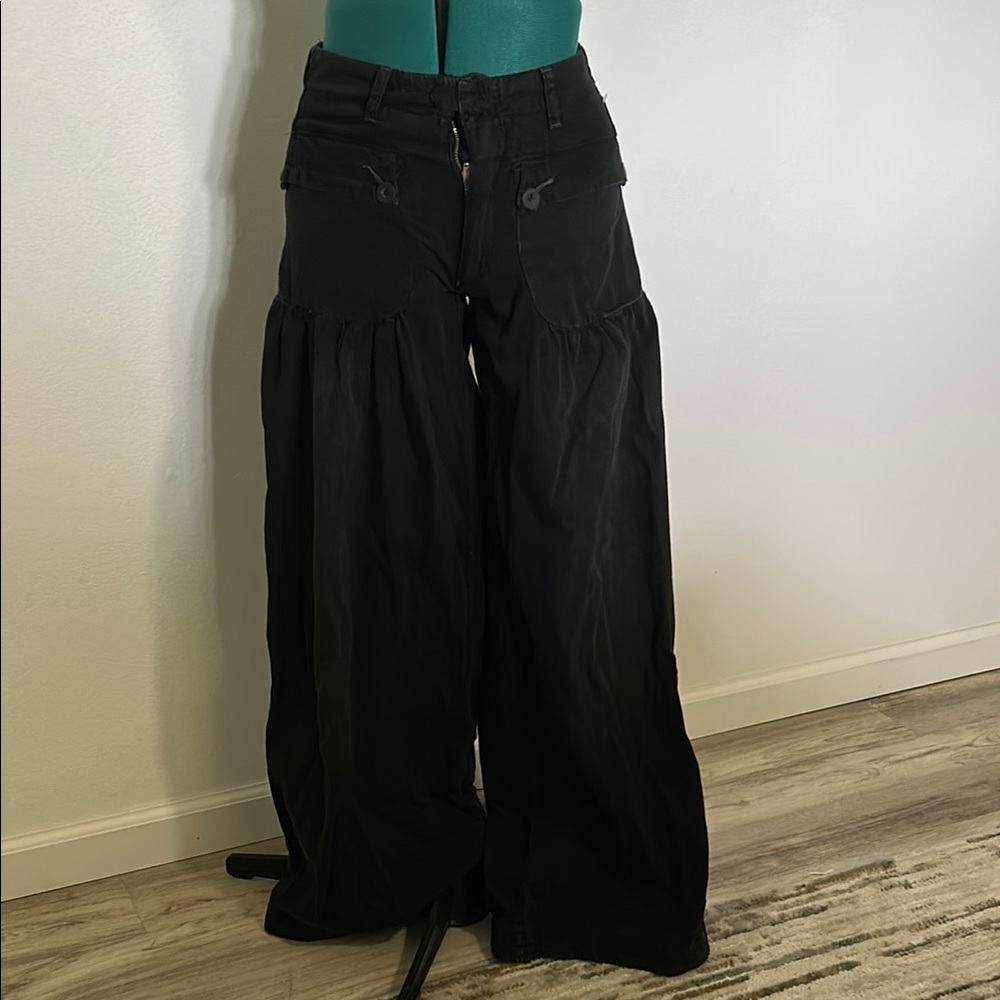 Women's Black Wide-Leg Jeans